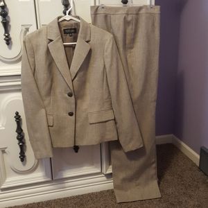 Black Label by Evan Picone suit